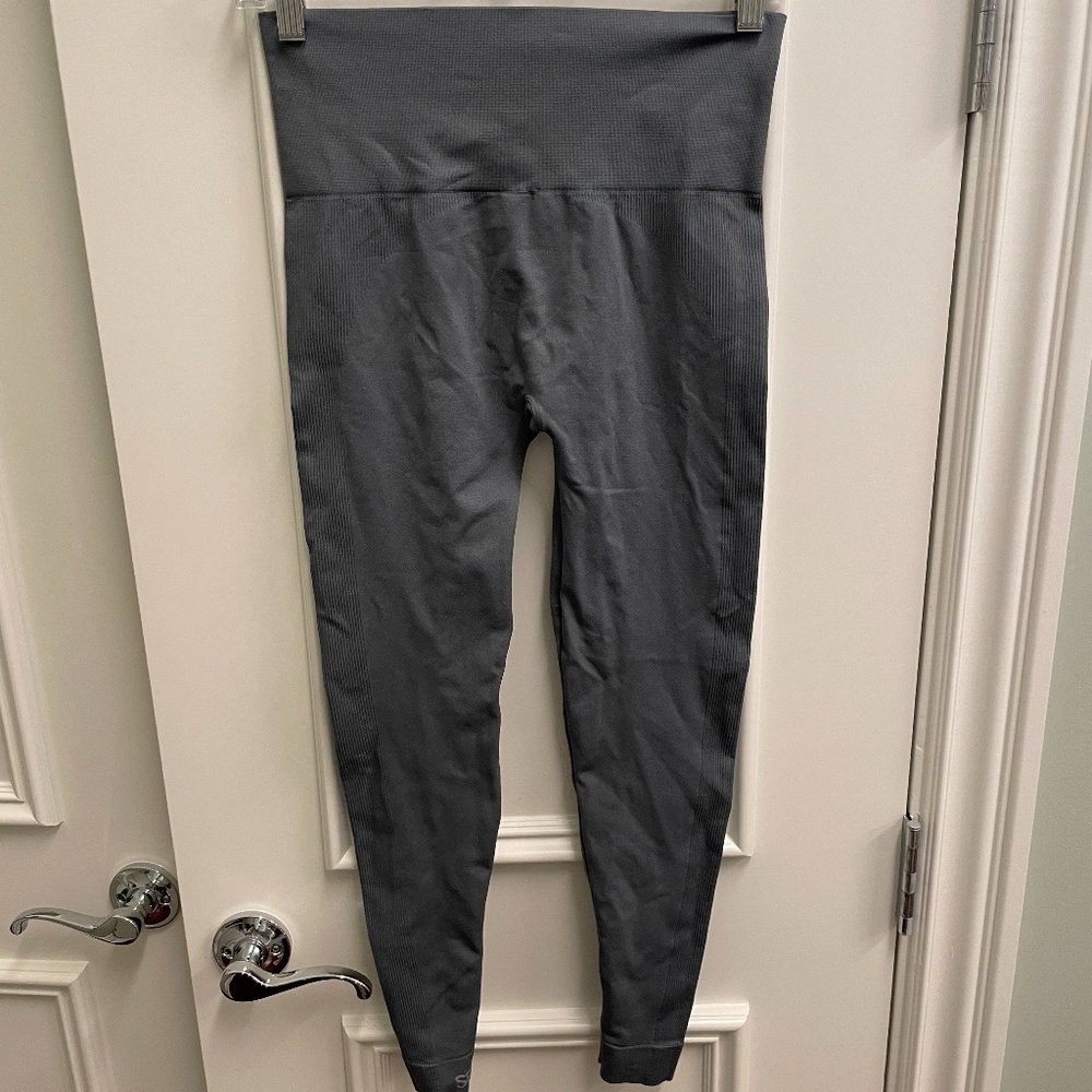 SET ACTIVE gray tee and legging set